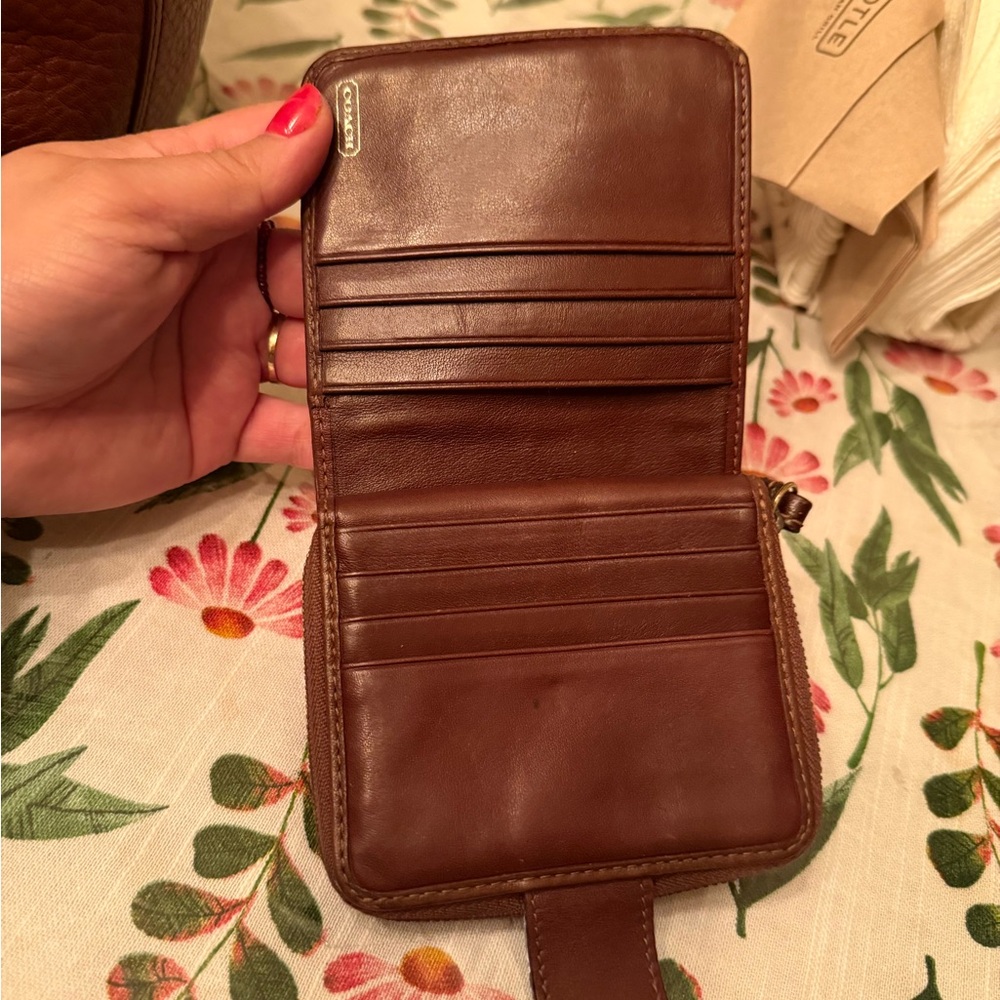 Coach Chelsea Turnlock Soft Milled Brown Pebbled Leather Hobo Bag with Wallet - Picture 8 of 9